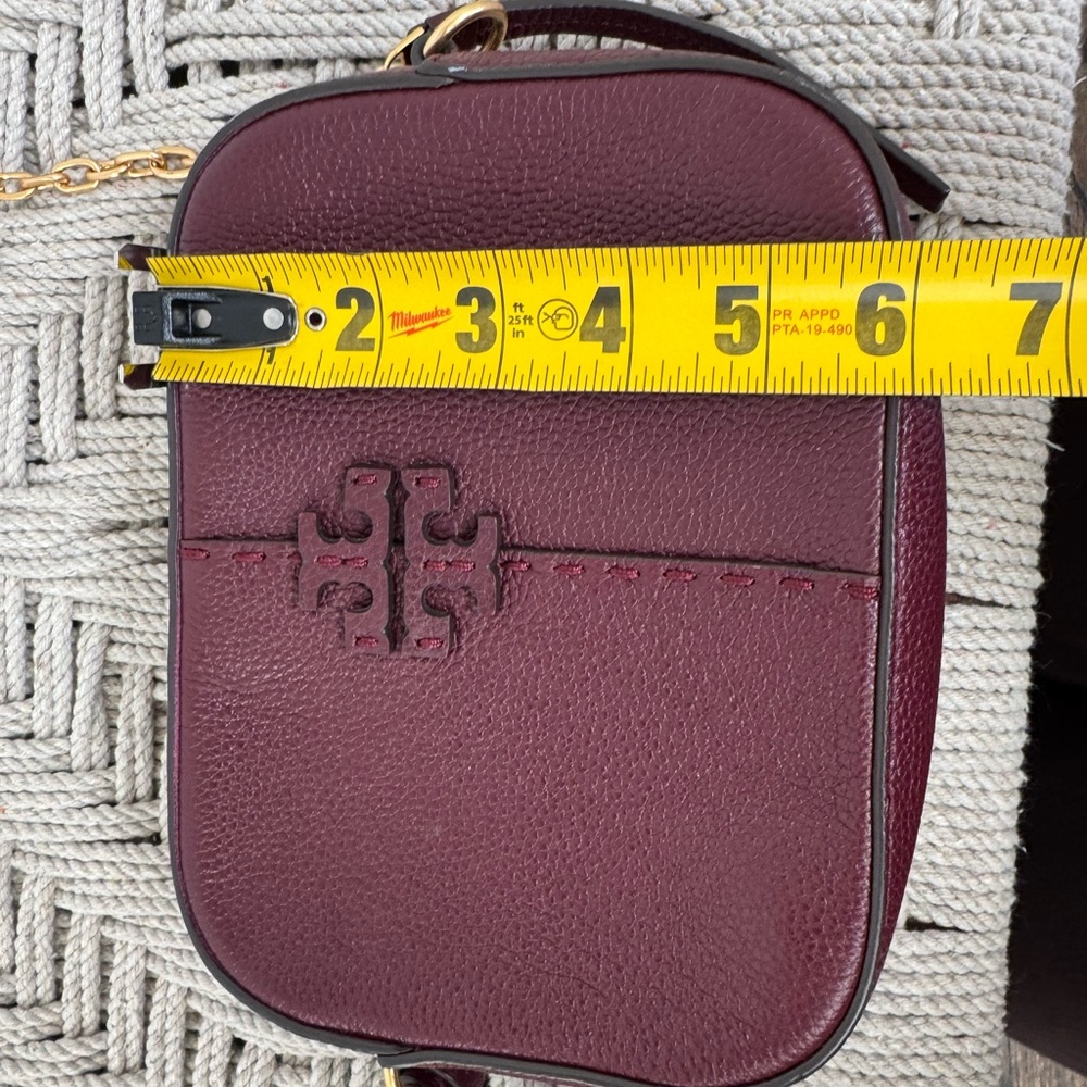 Tory Burch Camera Bag in Oxblood with Gold Hardware - Picture 4 of 4
